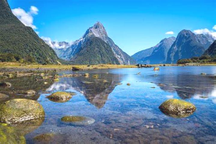 Adventures In Wonderland (Playtech) slot machine