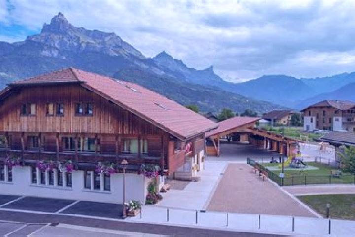 Neon Pyramid slot machine